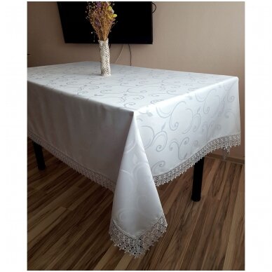Staltiesė 160x220 cm. balta